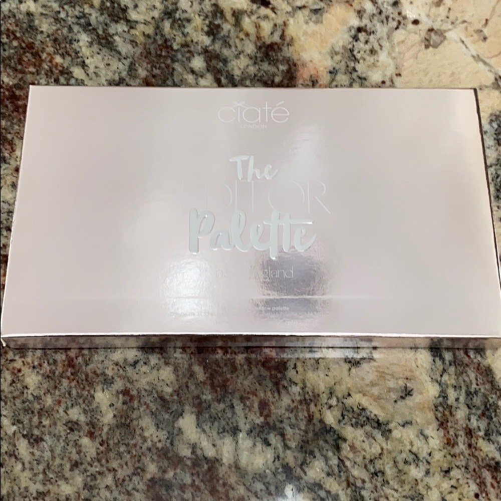 Eyeshadow palette